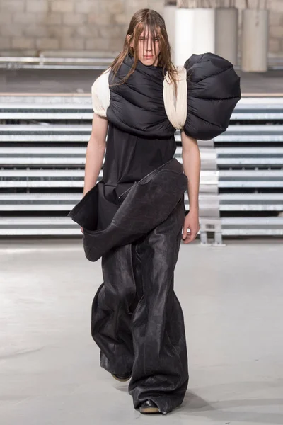 Look 5